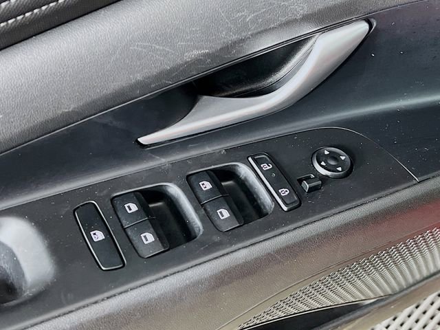 Used 2025 Hyundai Elantra SEL FWD image 9