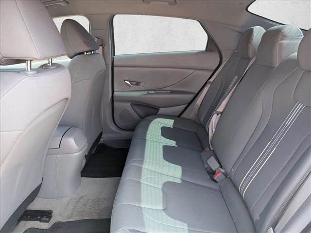 Used 2023 Hyundai Elantra SEL FWD image 17