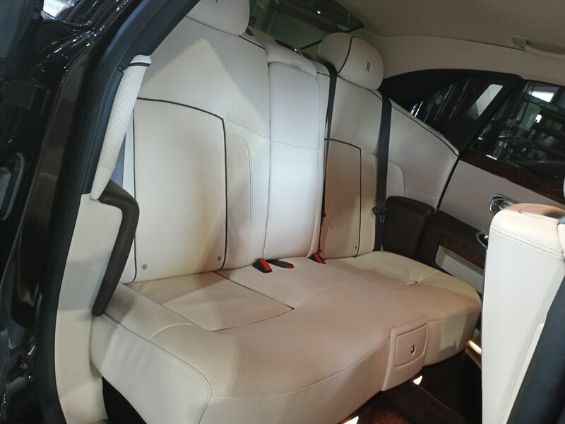 Used 2013 Rolls-Royce Ghost RWD image 40
