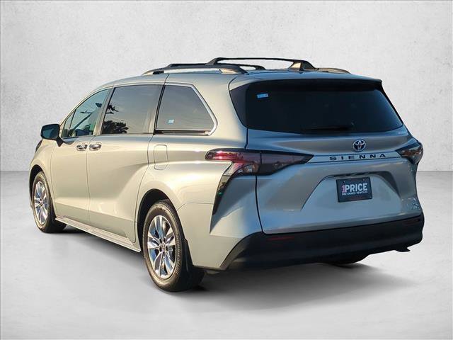Used 2024 Toyota Sienna XLE w/ XLE Plus Package FWD image 8