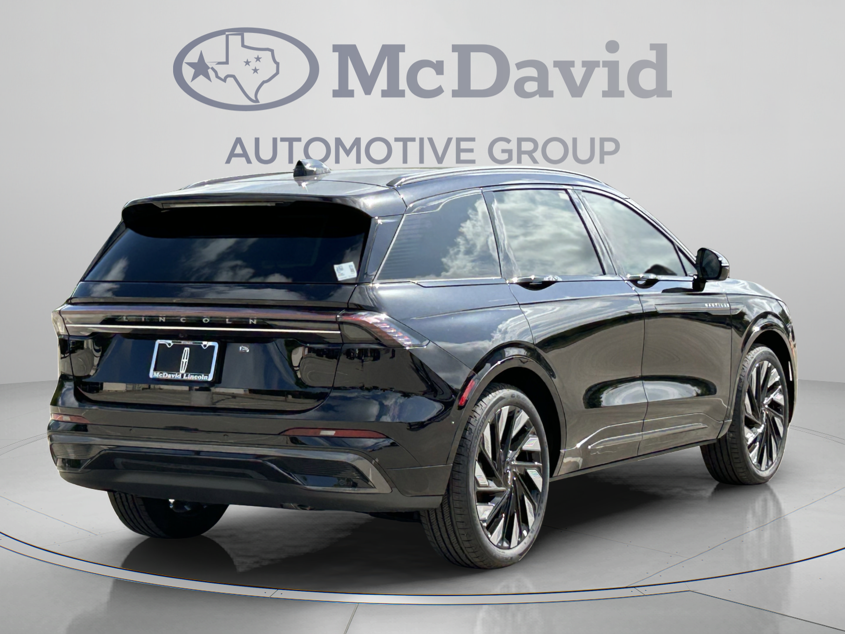 New 2026 Lincoln Nautilus Reserve w/ Jet Appearance Package AWD/4WD image 7