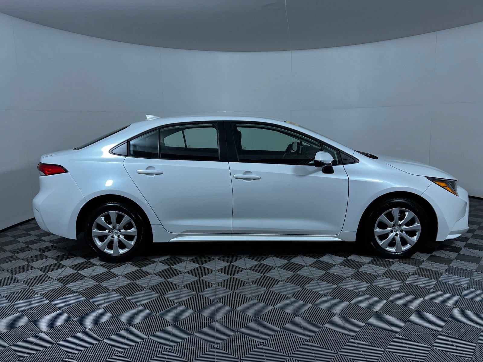Certified 2026 Toyota Corolla LE FWD image 4