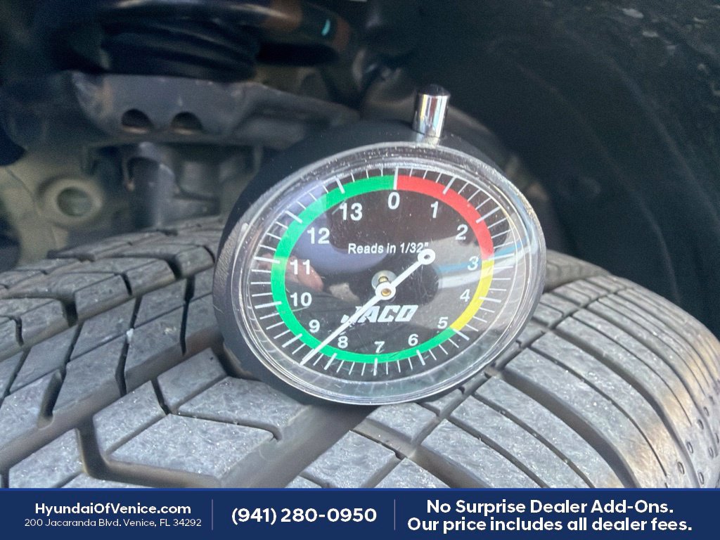 Used 2025 Hyundai Kona SEL FWD image 11