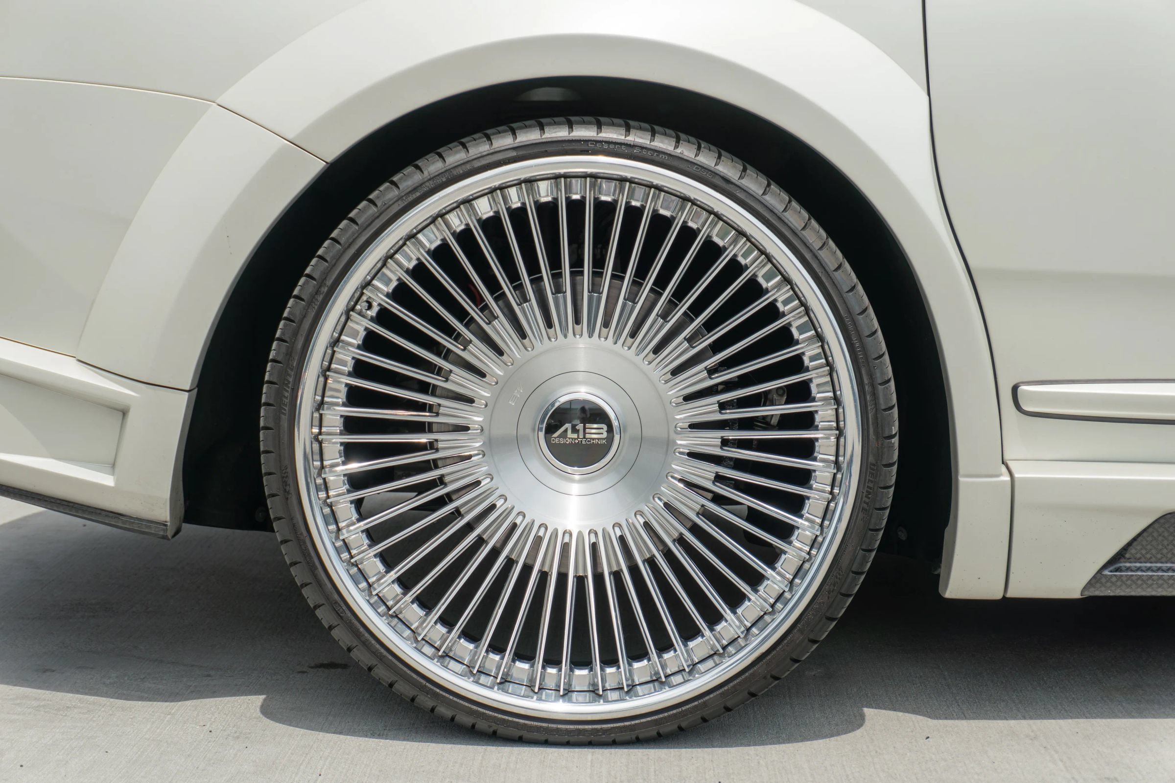 Used 2025 Rolls-Royce Cullinan AWD/4WD image 40