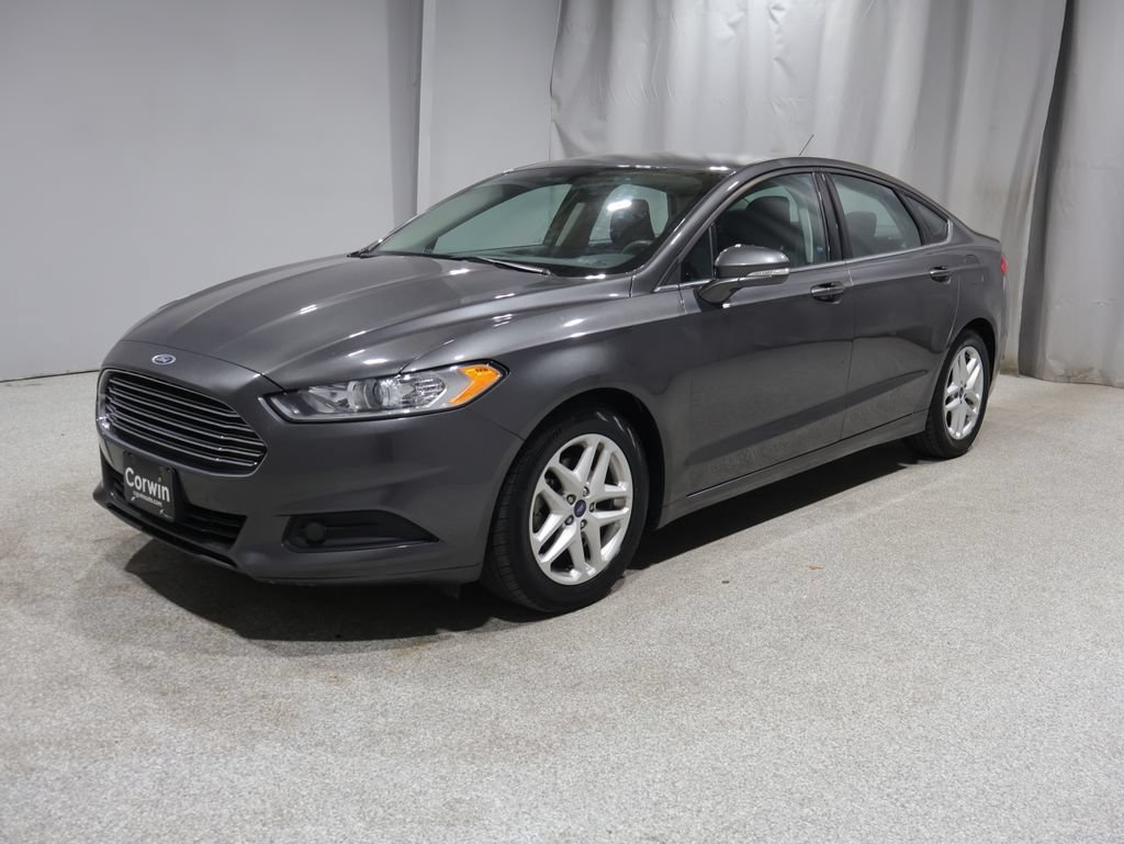 Used 2016 Ford Fusion SE FWD image 5