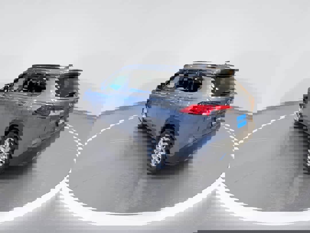 Certified 2022 Toyota Corolla Cross LE image 6