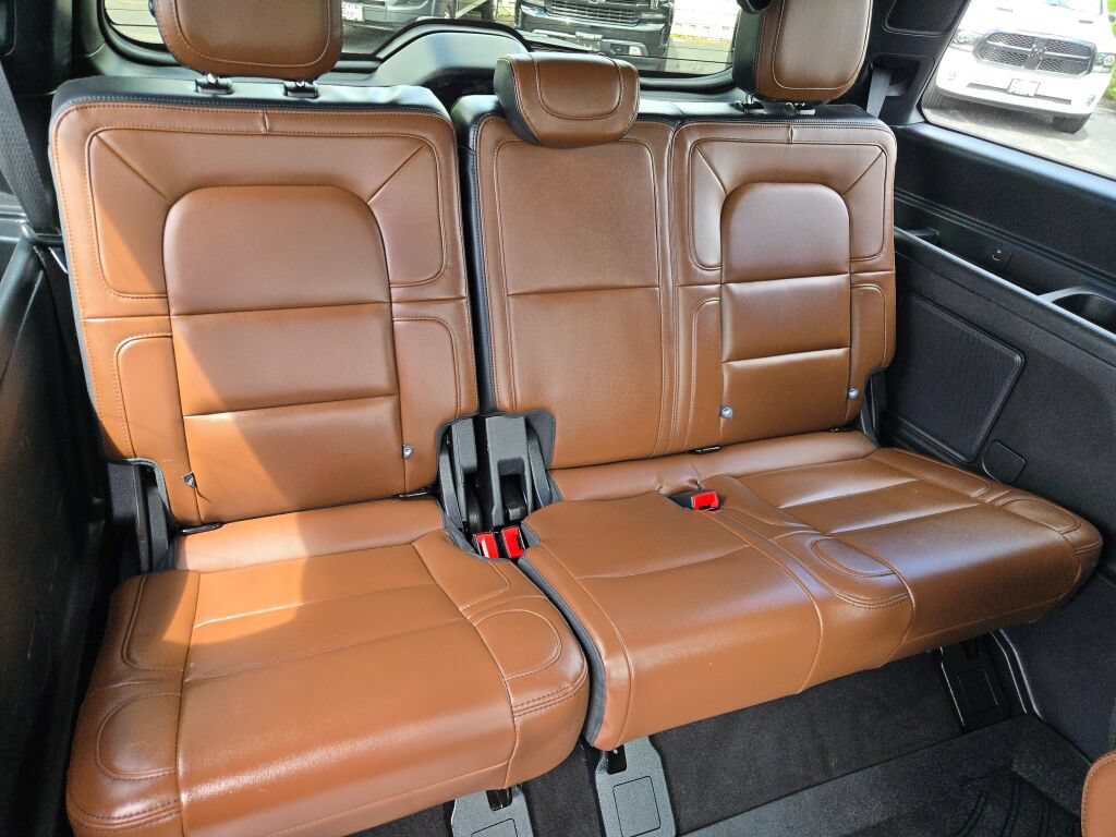 Used 2024 Lincoln Navigator Reserve AWD/4WD image 22