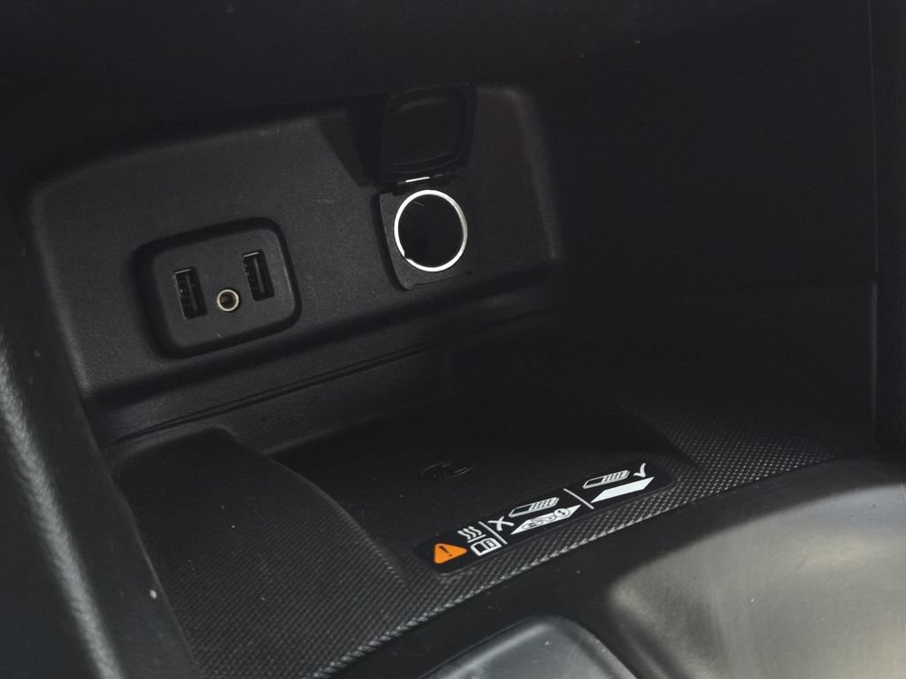 Used 2018 Chevrolet Equinox Premier FWD image 23