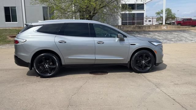 Used 2023 Buick Enclave Essence w/ Sport Touring Edition AWD/4WD image 9