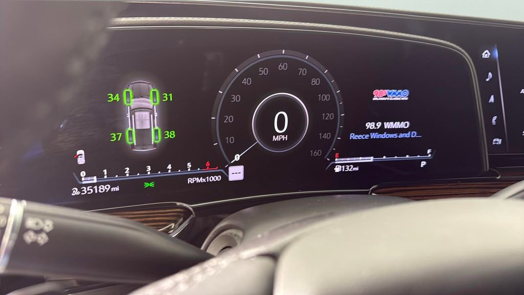 Used 2022 Cadillac Escalade Luxury image 20