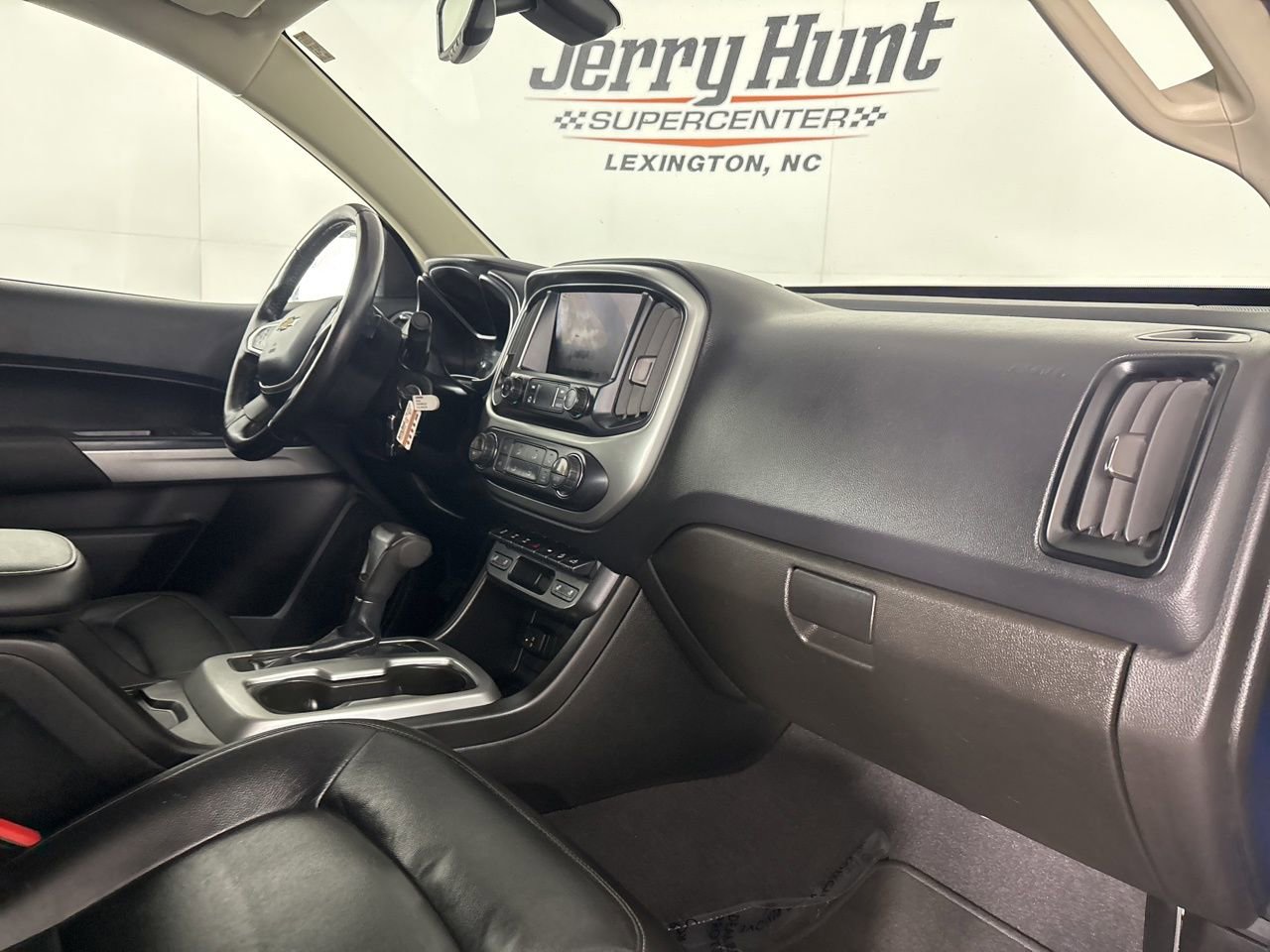 Used 2020 Chevrolet Colorado ZR2 w/ ZR2 Dusk Special Edition image 25