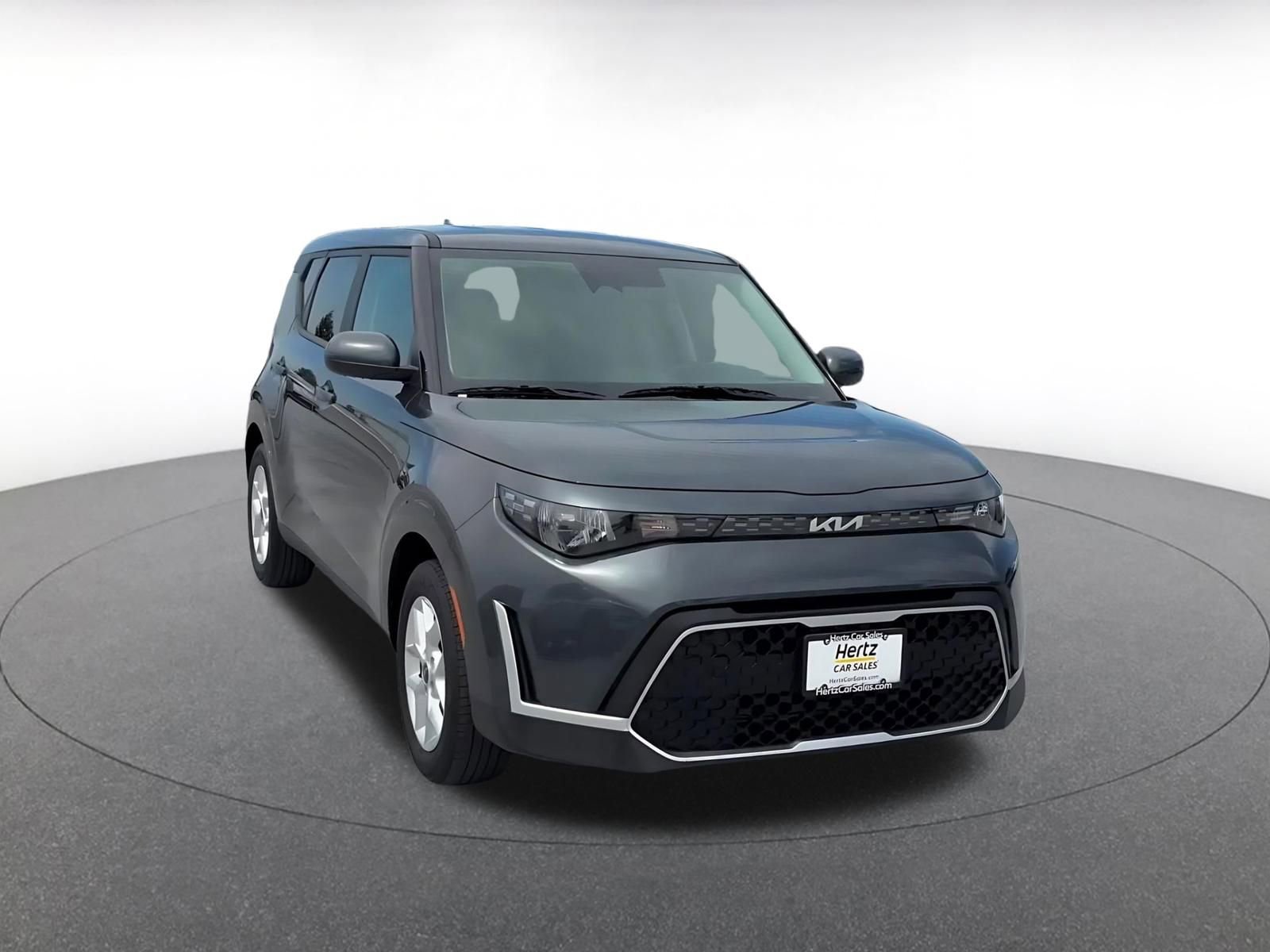 Used 2025 Kia Soul LX w/ LX Technology Package FWD image 3