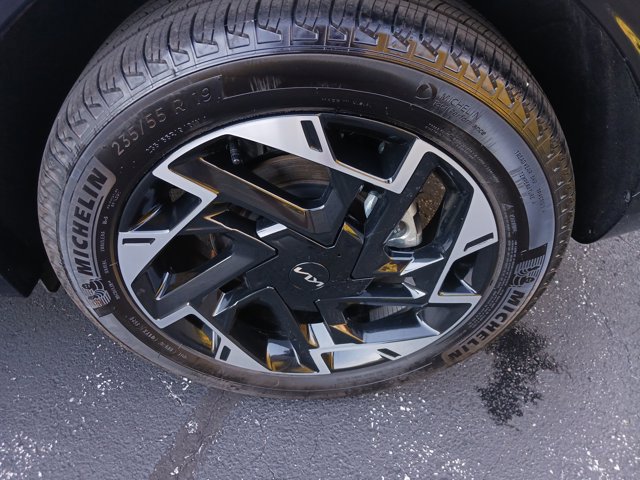 Used 2025 Kia Sportage SX image 33