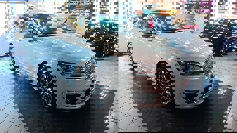 Used 2020 Lincoln MKZ w/ Convenience Package image 4