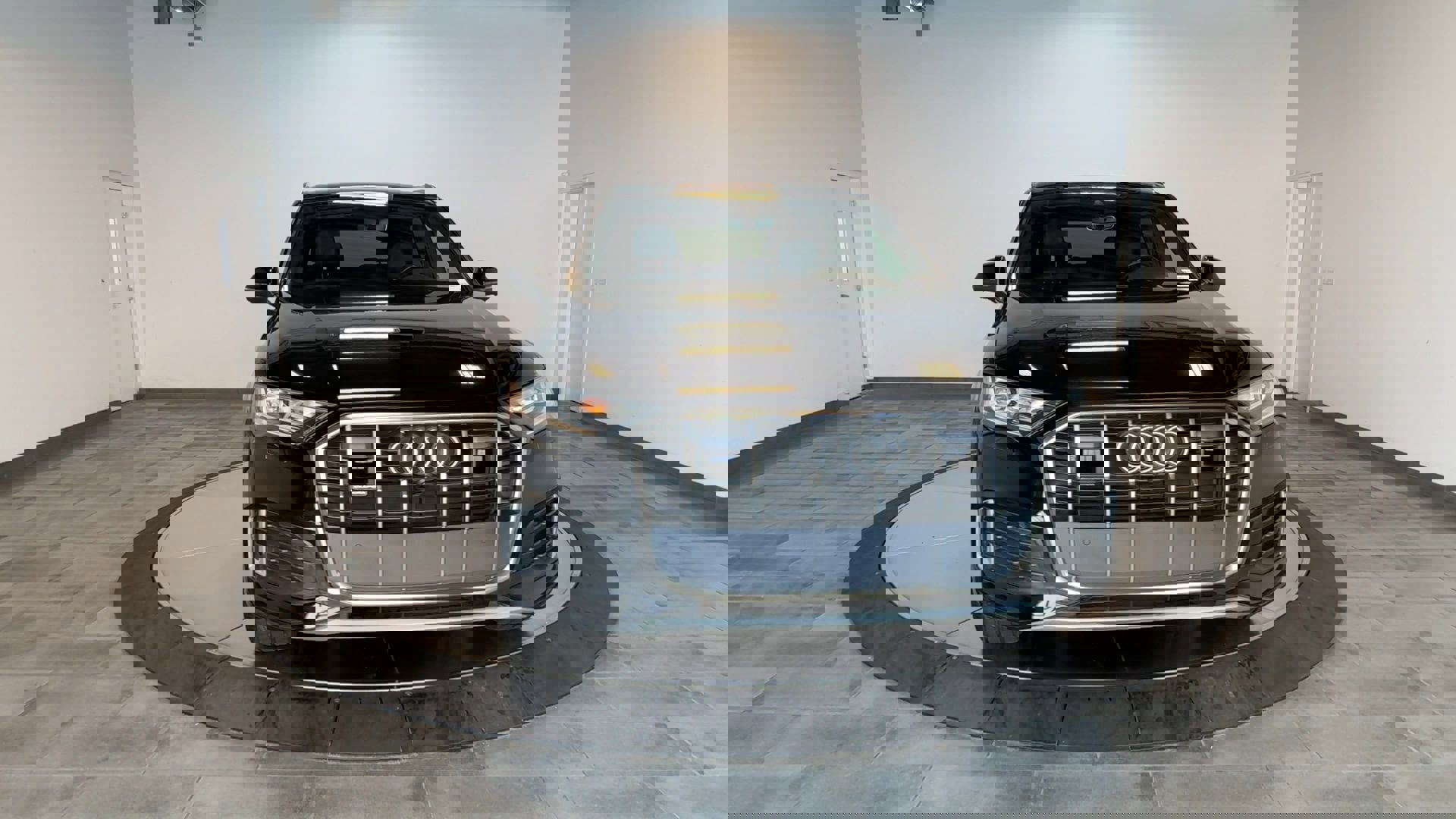 Used 2021 Audi Q7 2.0T Premium Plus w/ Executive Package image 3