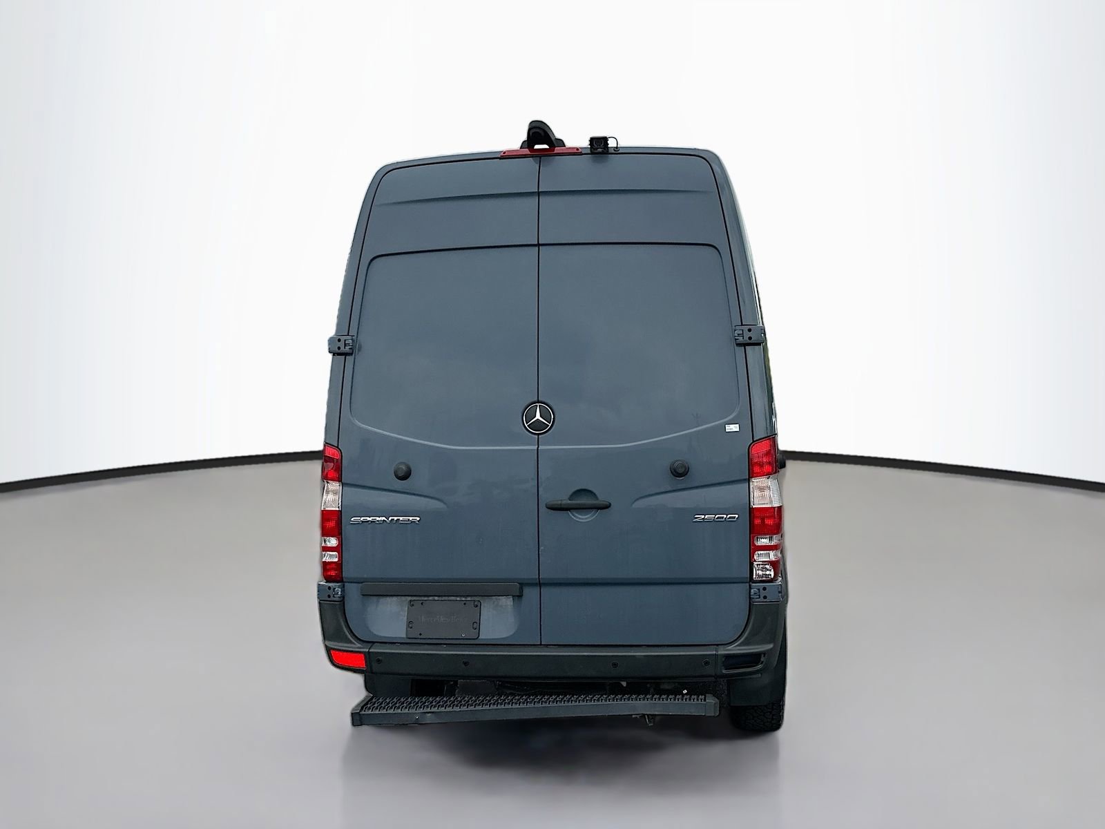 Used 2018 Mercedes-Benz Sprinter 2500 image 6