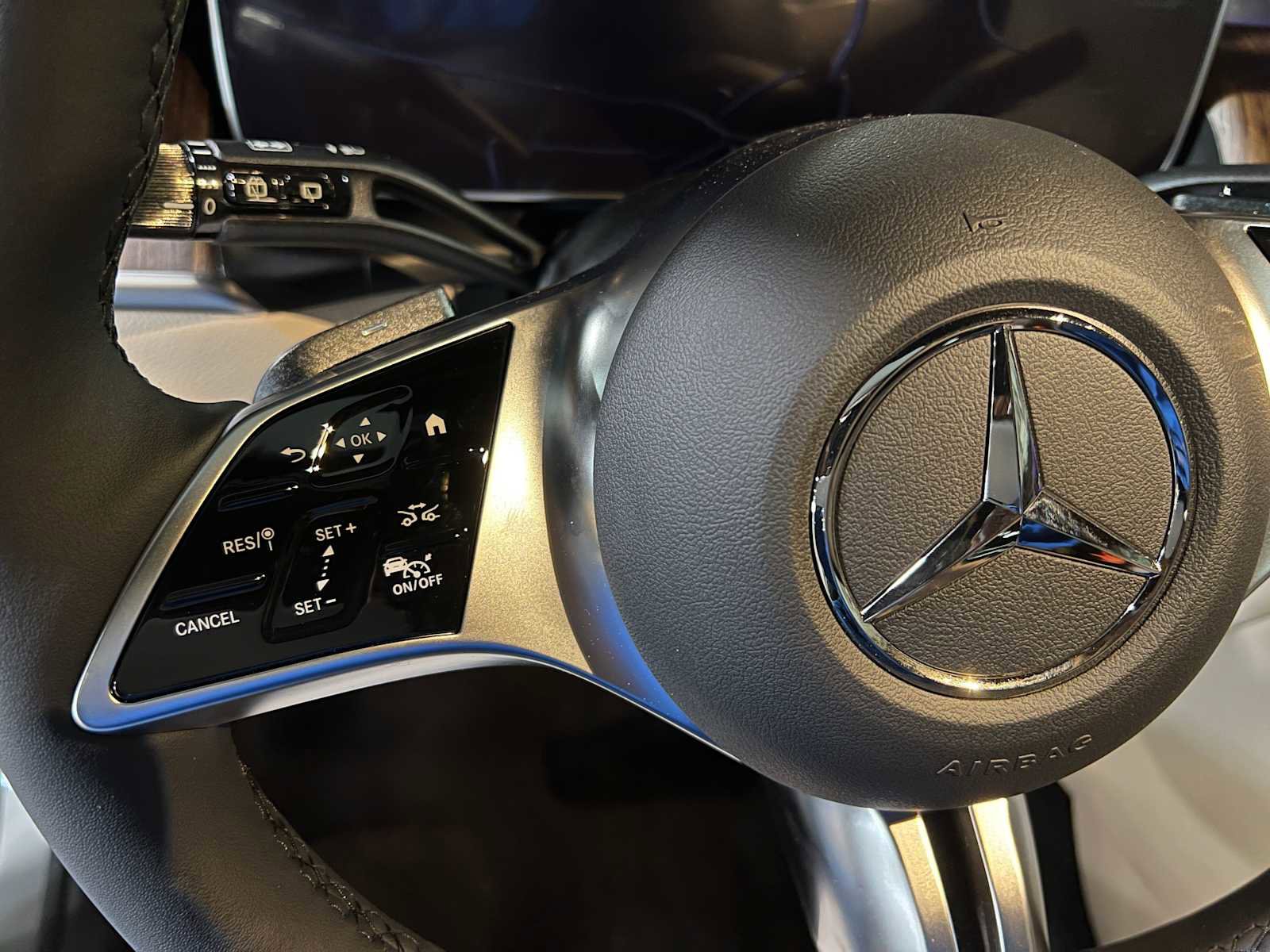 Used 2025 Mercedes-Benz GLC 300 4MATIC image 22