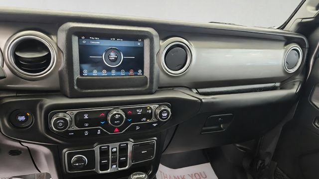 Used 2018 Jeep Wrangler Unlimited Sahara AWD/4WD image 16