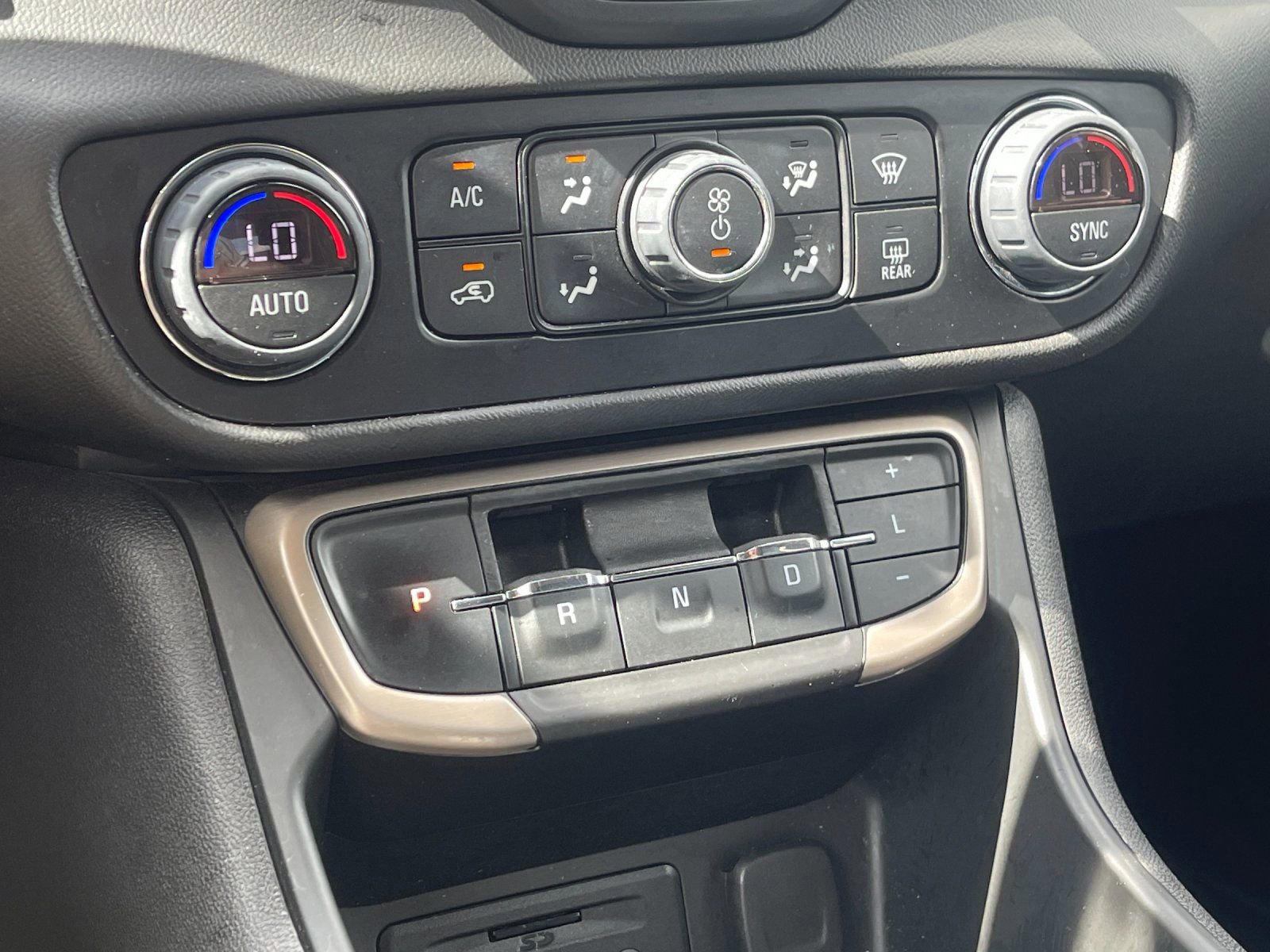 Used 2023 GMC Terrain Denali image 24