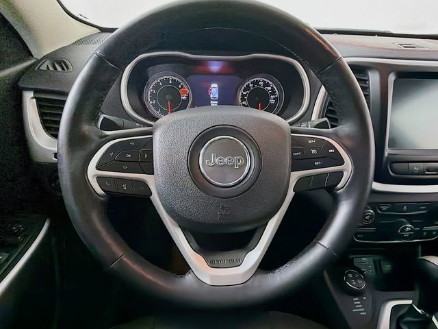 Used 2018 Jeep Cherokee Trailhawk w/ Quick Order Package 25L image 13