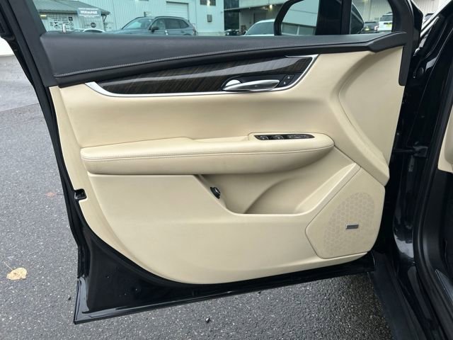 Used 2018 Cadillac XT5 FWD image 17