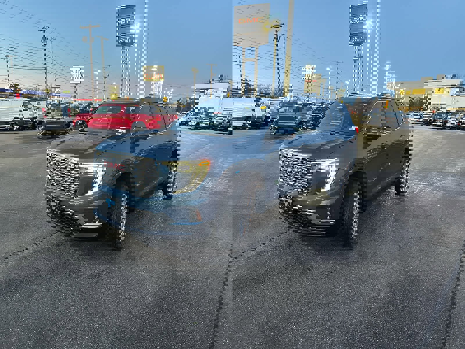 New 2026 GMC Acadia Denali w/ Super Cruise Package image 3