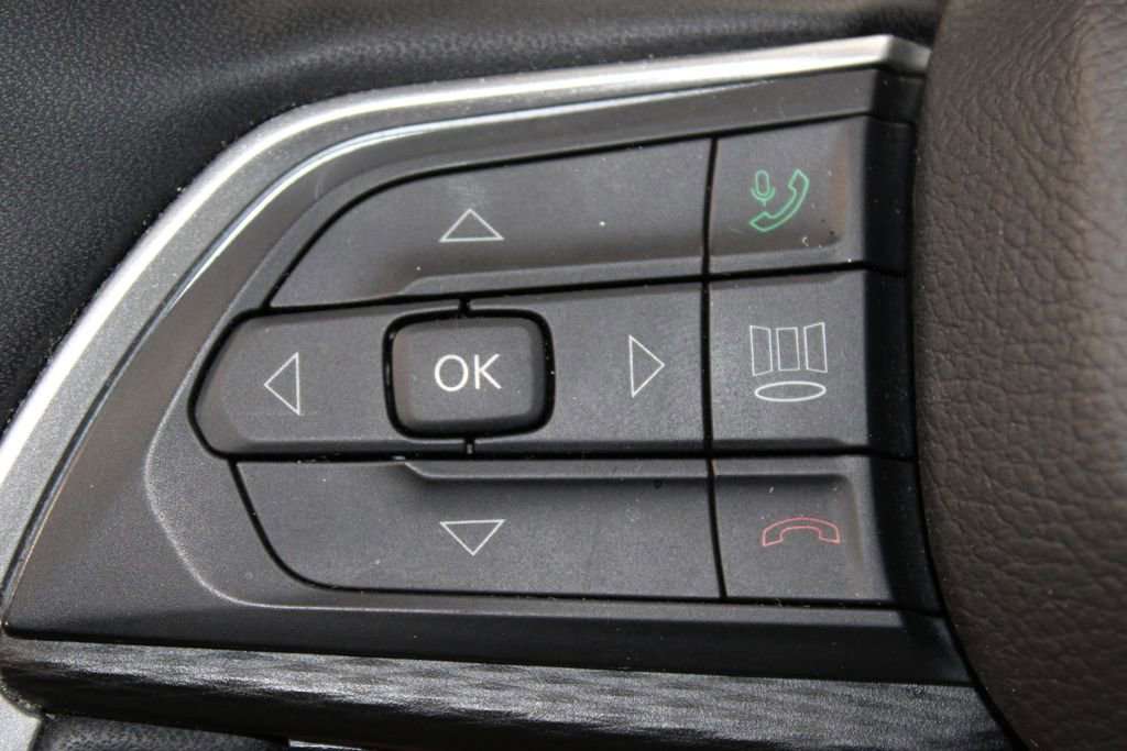Used 2024 Jeep Grand Cherokee Altitude AWD/4WD image 24