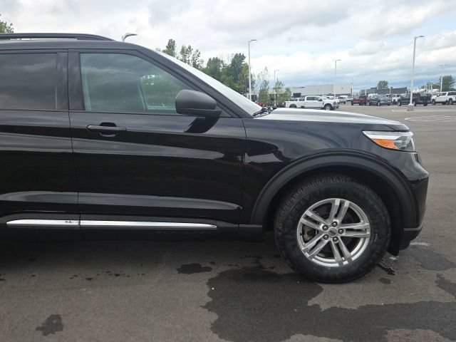 Used 2024 Ford Explorer XLT AWD/4WD image 5