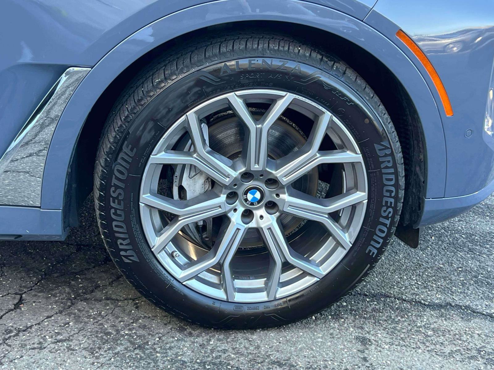 Used 2023 BMW X7 xDrive40i w/ Executive Package image 8