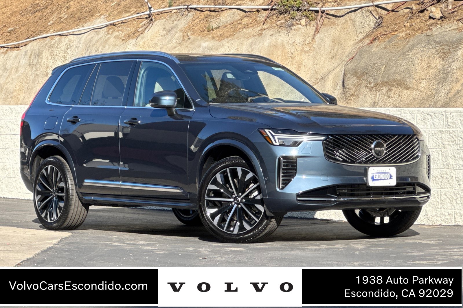 New 2026 Volvo XC90 B6 Plus image 1