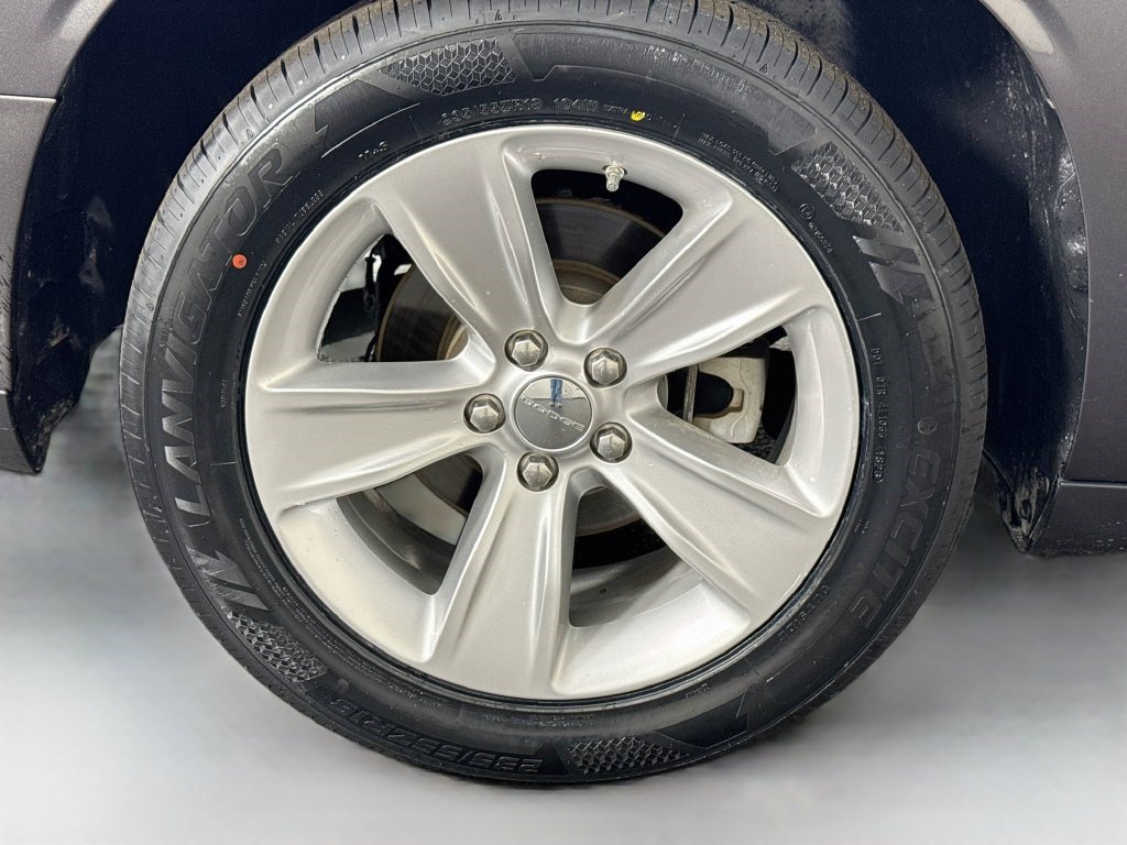 Used 2023 Dodge Challenger SXT RWD image 30