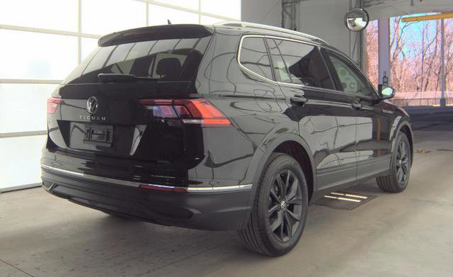 Used 2024 Volkswagen Tiguan SE image 4
