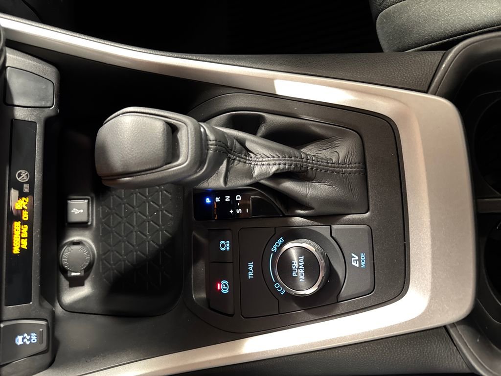 Used 2022 Toyota RAV4 XLE AWD/4WD image 34