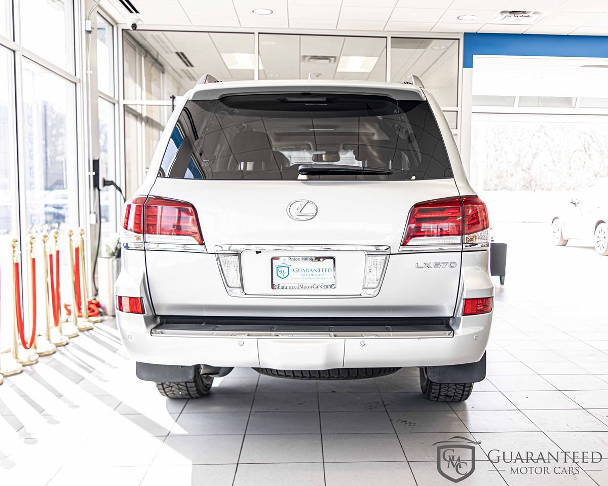 Used 2015 Lexus LX 570 4WD w/ Luxury Package image 13