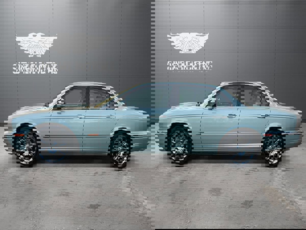 Used 2004 Jaguar XJ8 image 2