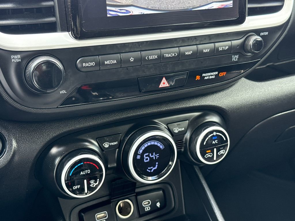 Certified 2025 Hyundai Venue Limited FWD image 24