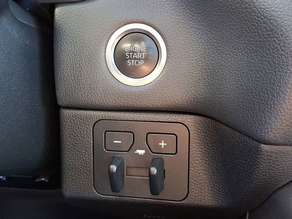 Used 2023 Toyota Tundra Limited AWD/4WD image 25