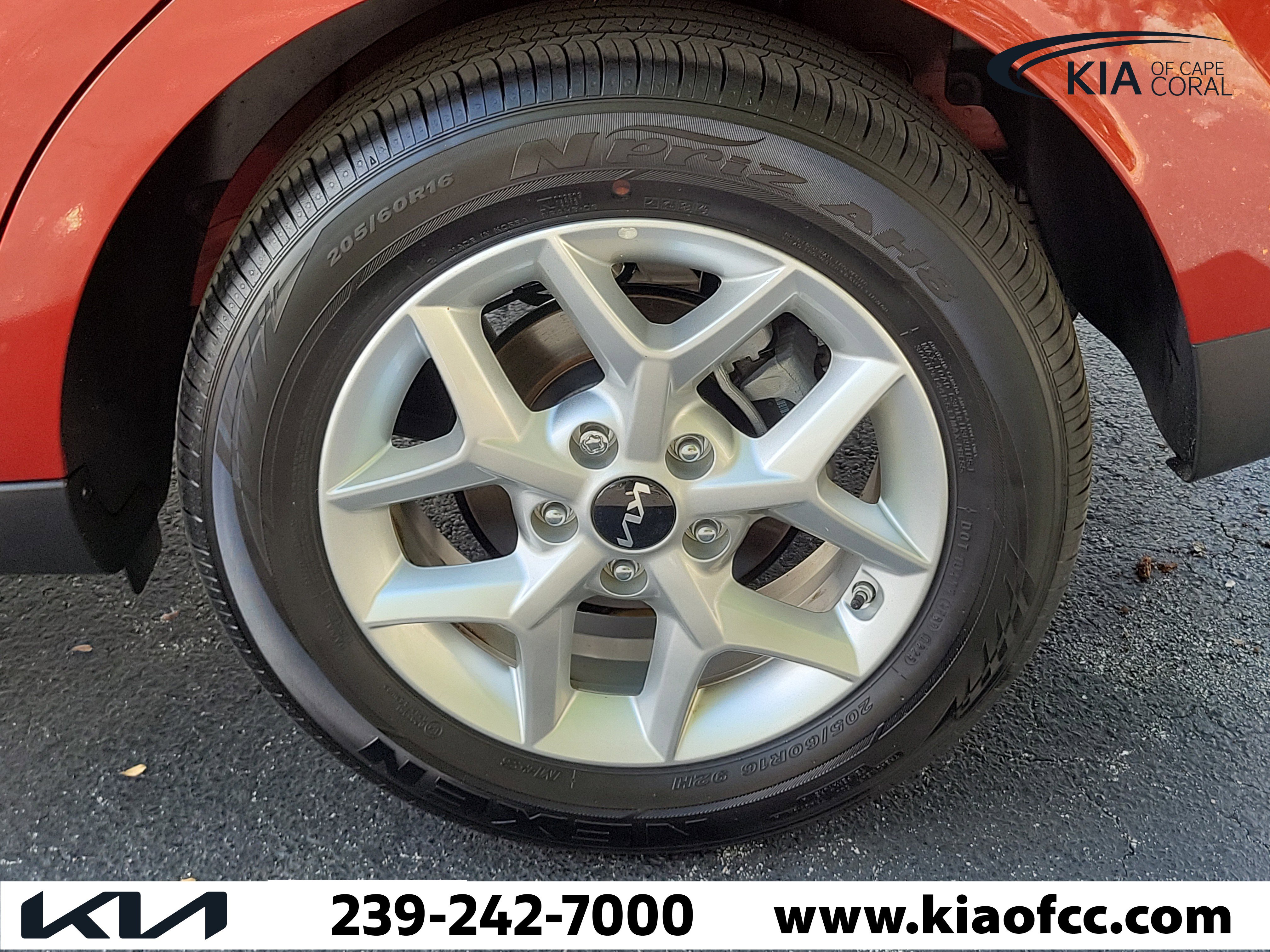 Certified 2025 Kia Soul LX w/ LX Technology Package image 9