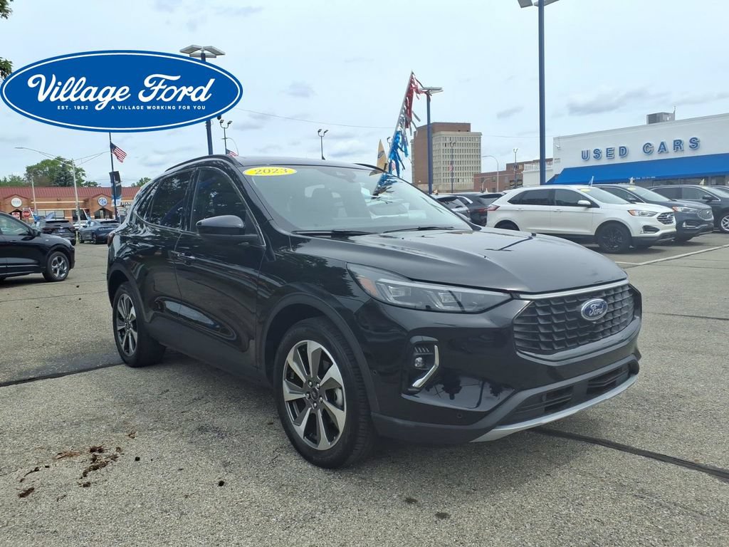Certified 2023 Ford Escape Platinum w/ Premium Technology Package AWD/4WD image 4