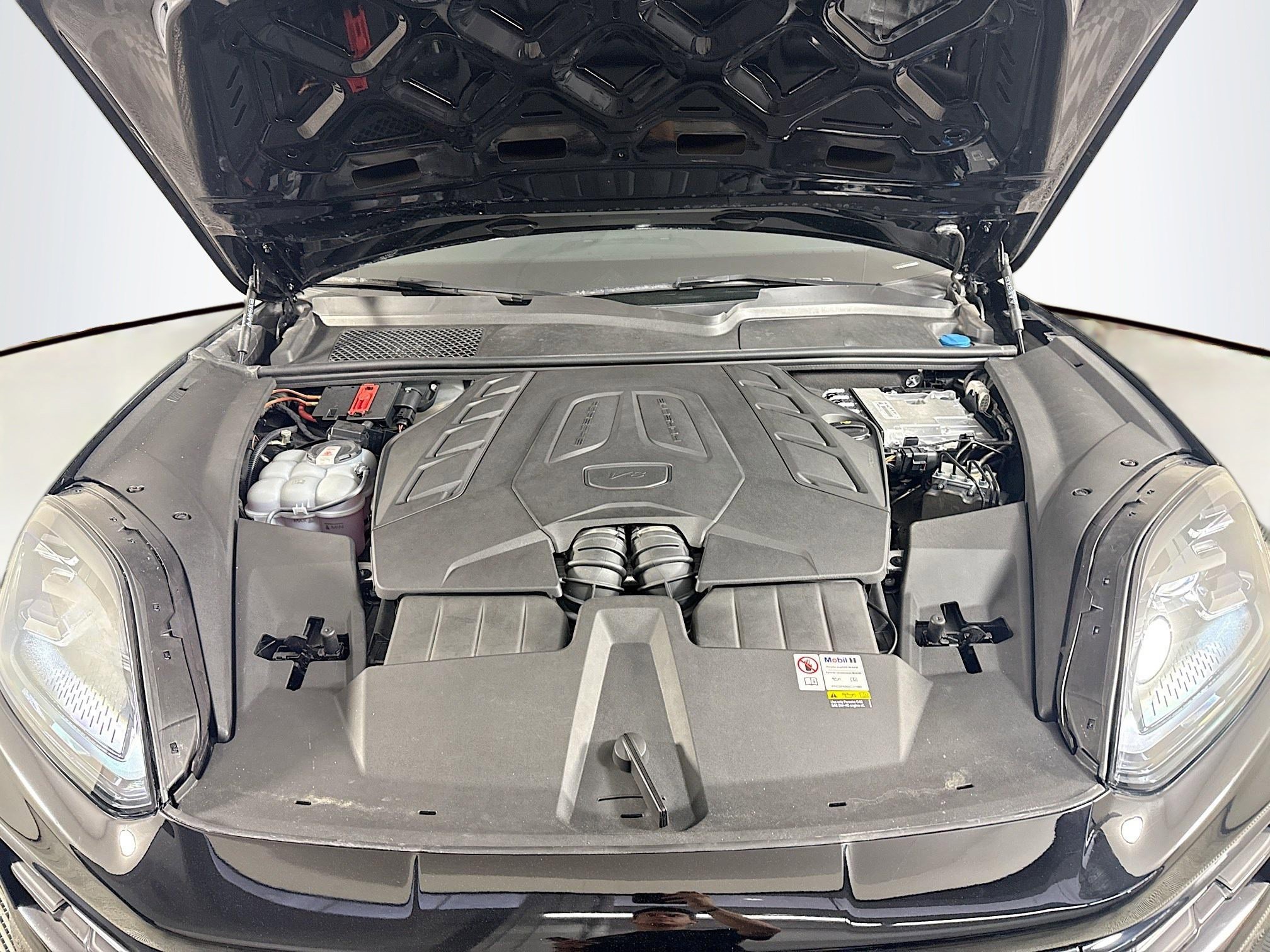 Used 2024 Porsche Cayenne S image 39