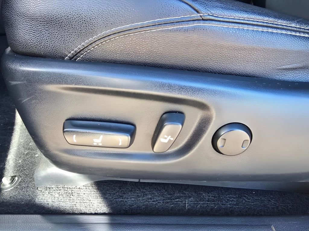 Used 2016 Toyota 4Runner SR5 Premium image 16