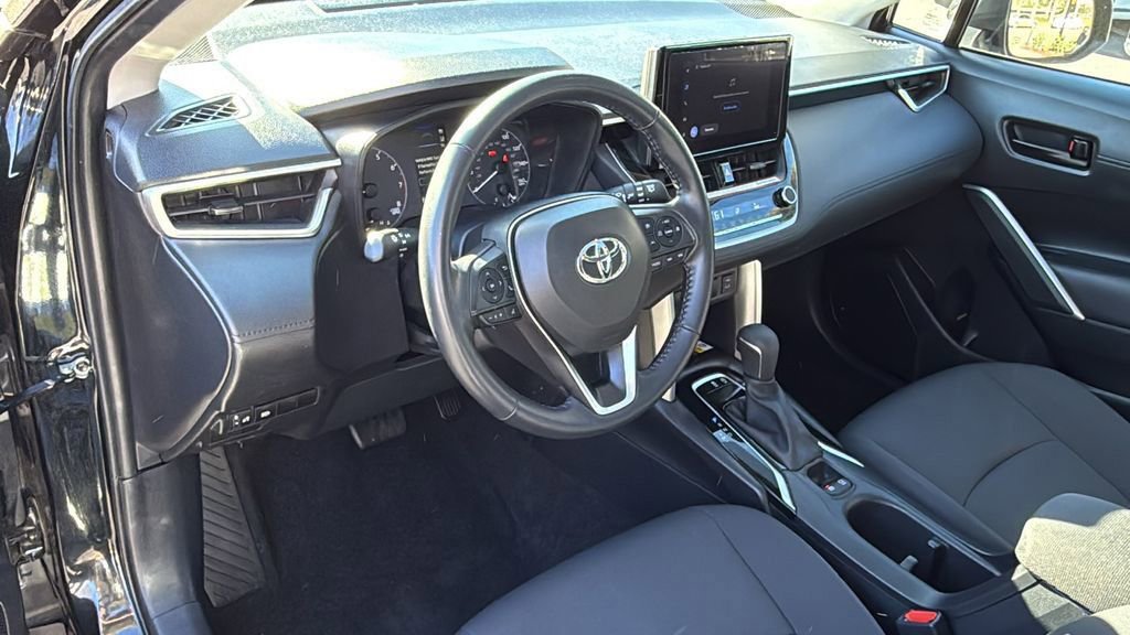 Used 2023 Toyota Corolla Cross LE image 10