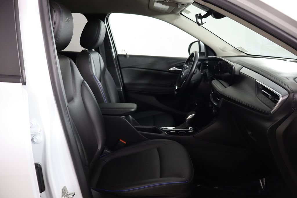 Used 2025 Buick Encore GX Sport Touring w/ Advanced Technology Package FWD image 14