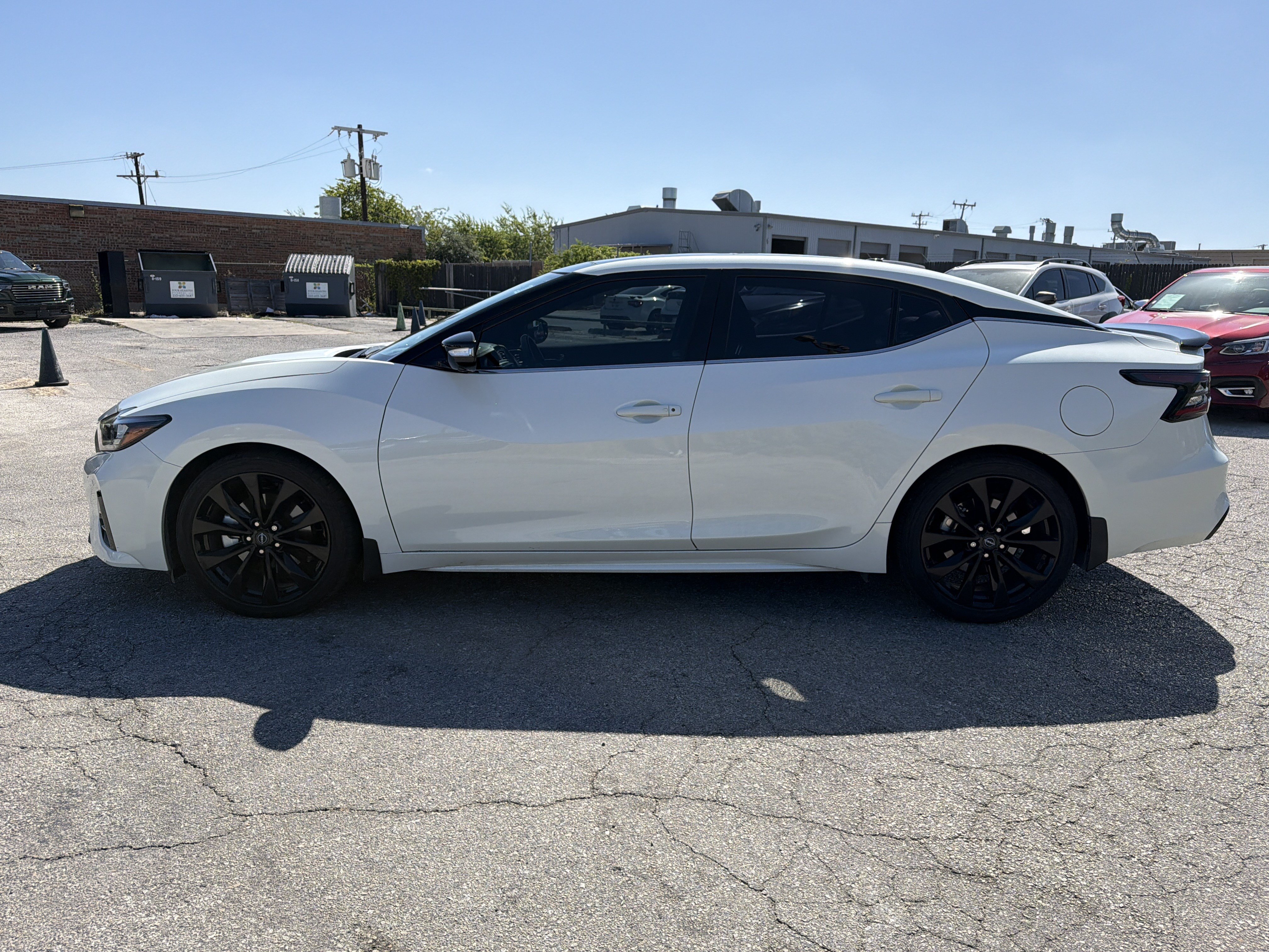 Used 2023 Nissan Maxima SR w/ Sport Mat Group FWD image 6