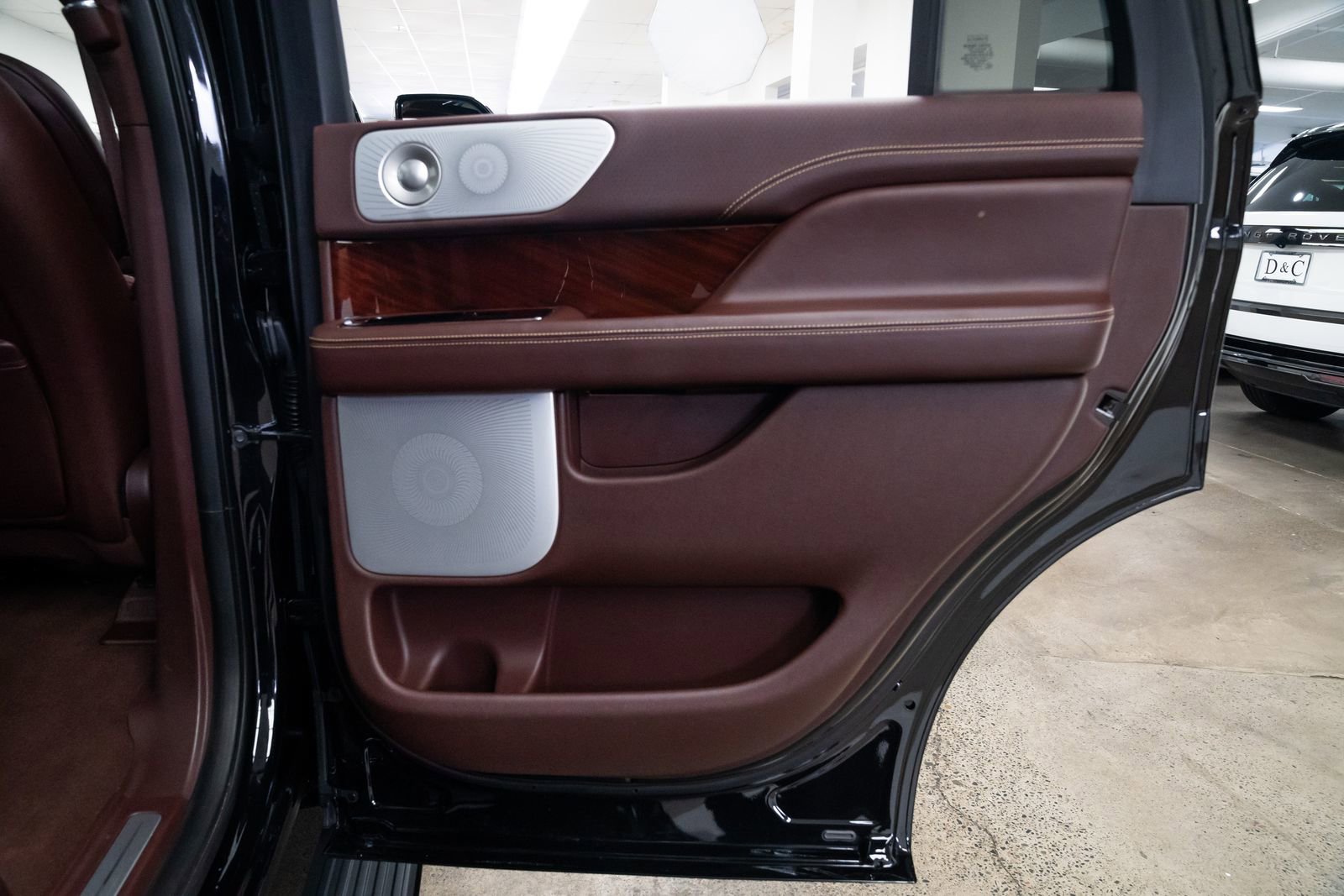 Used 2021 Lincoln Navigator Black Label w/ Cargo Convenience Package image 23