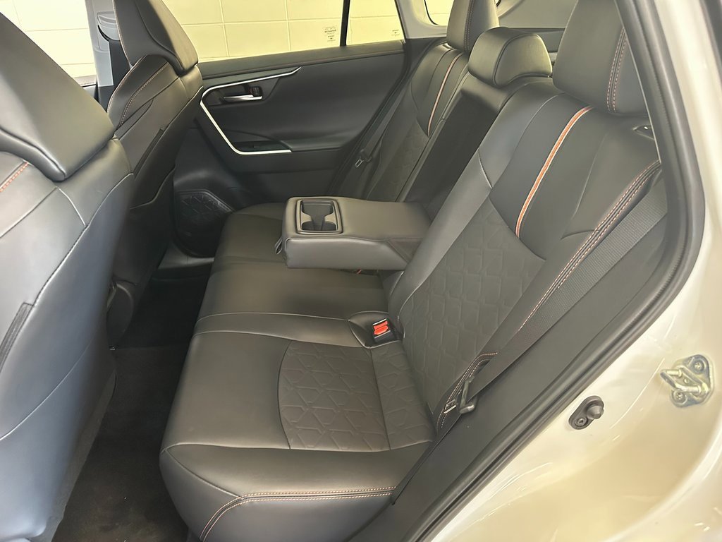 Used 2024 Toyota RAV4 Adventure image 34