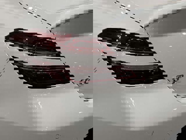 Used 2025 Genesis G70 2.5T w/ Sport Prestige Package image 12