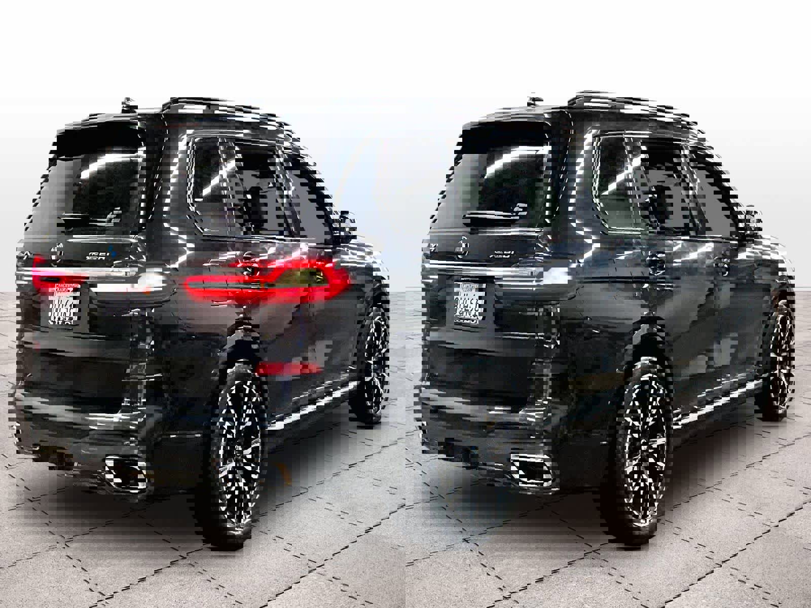 Used 2019 BMW X7 xDrive50i w/ M Sport Package image 16