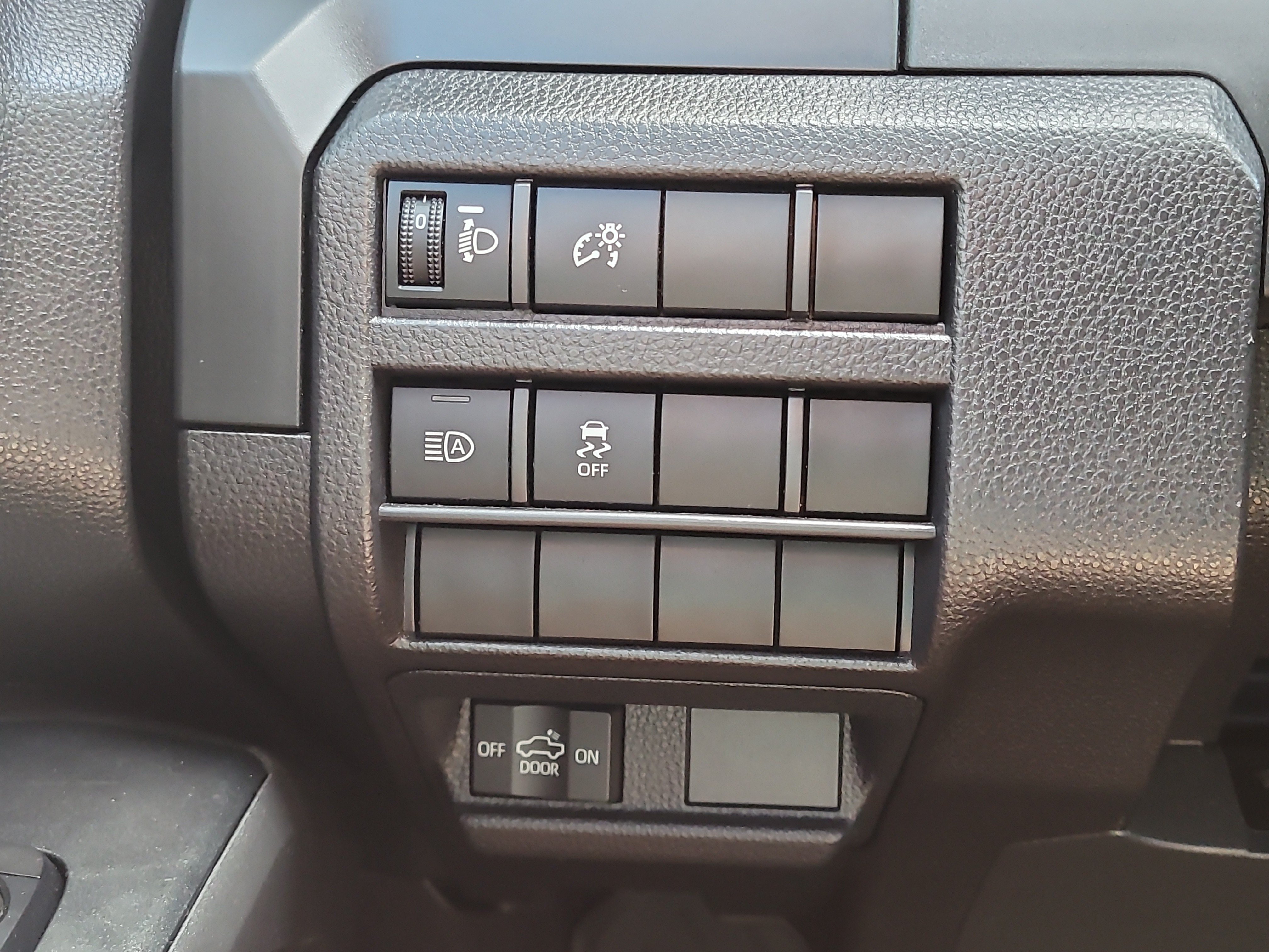 Used 2025 Toyota Tacoma SR RWD image 31