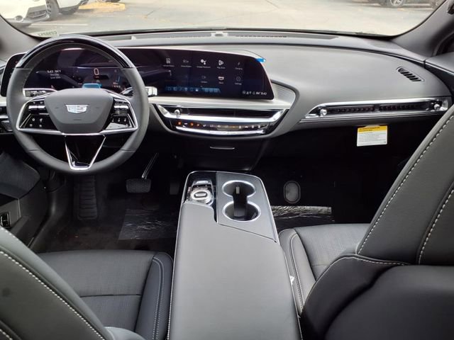 New 2025 Cadillac Lyriq Luxury w/ LPO, Floor Liner Package image 18